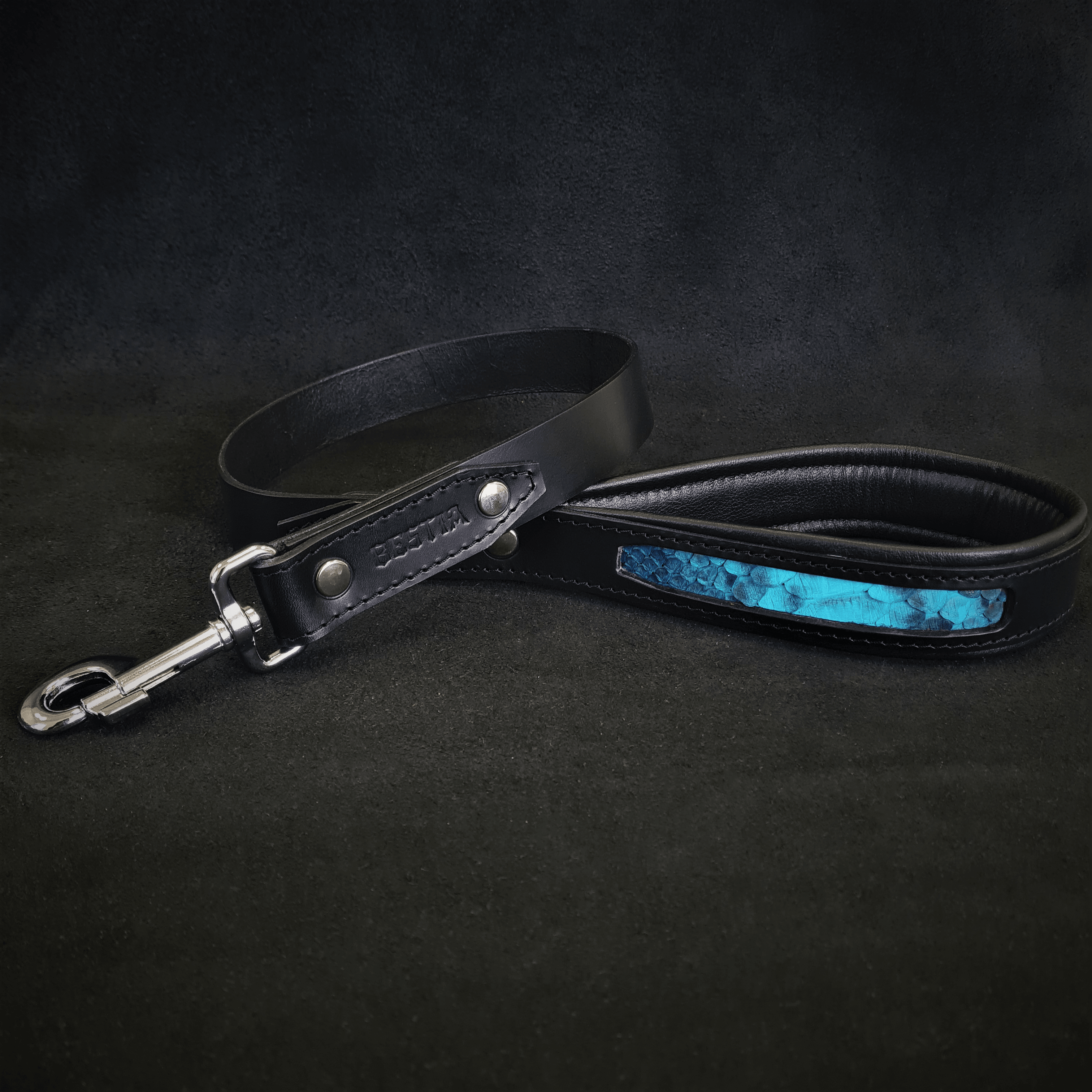 The ''Morelia Python'' leash