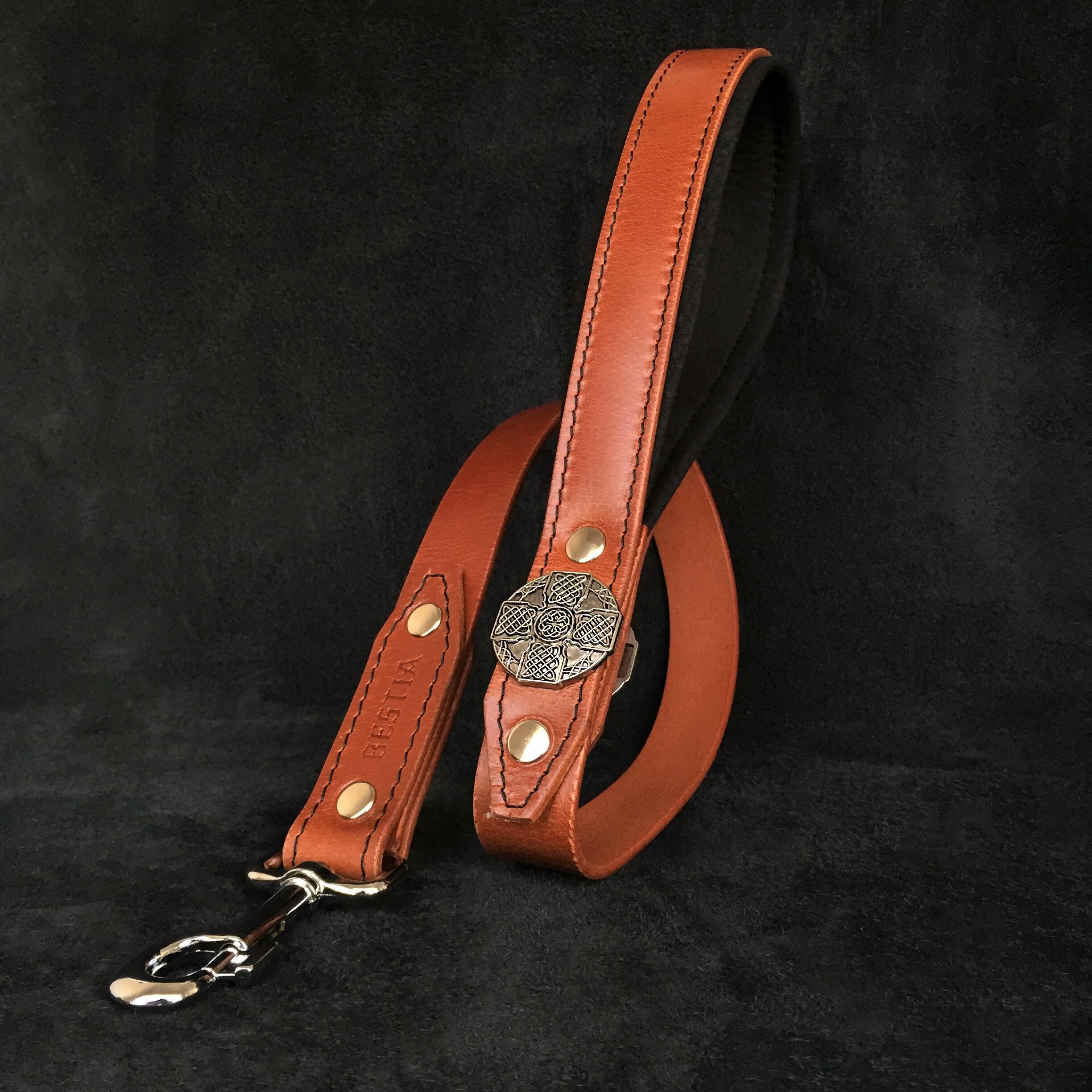 The "Maximus Silver" leash