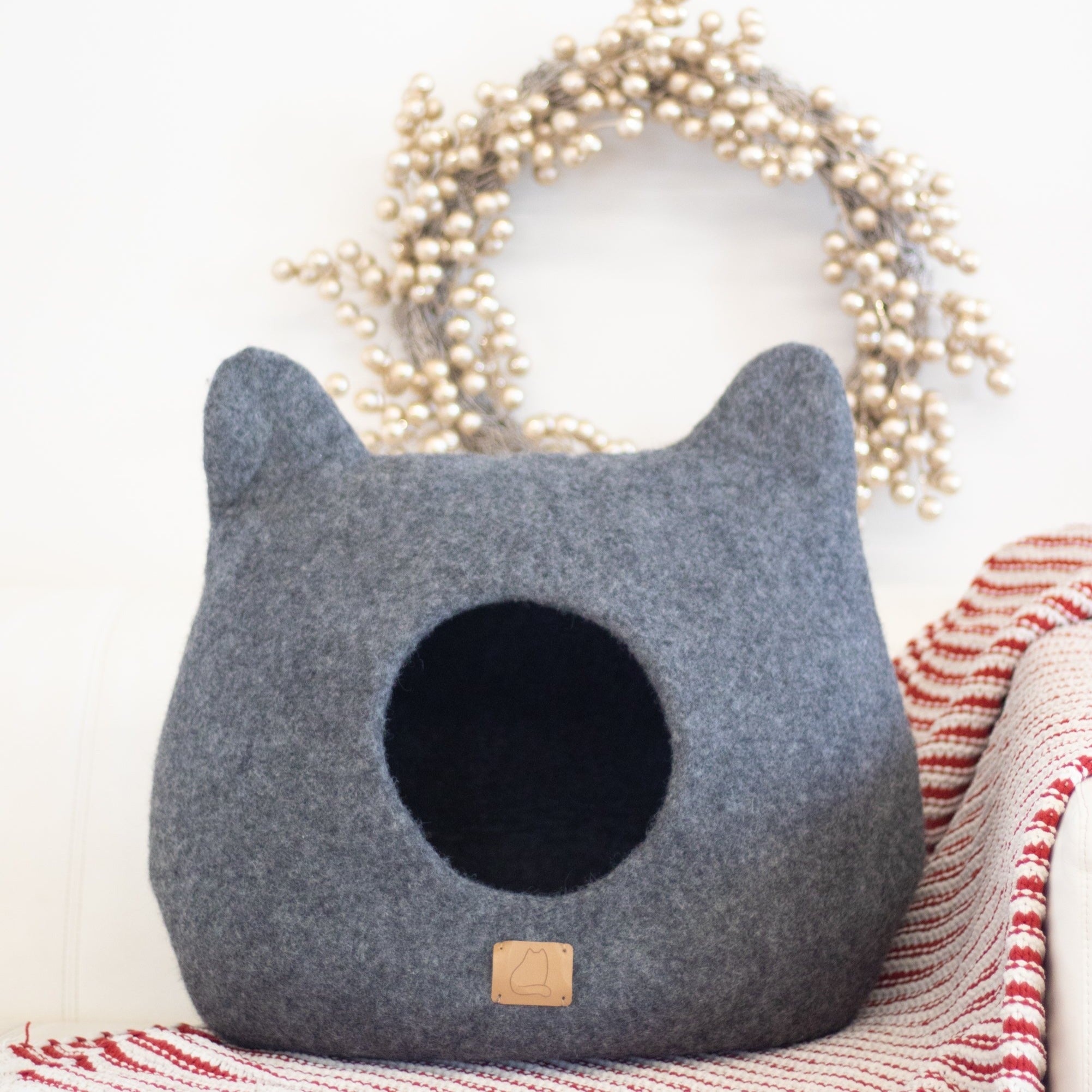 Stone Gray | Ear Style Cave