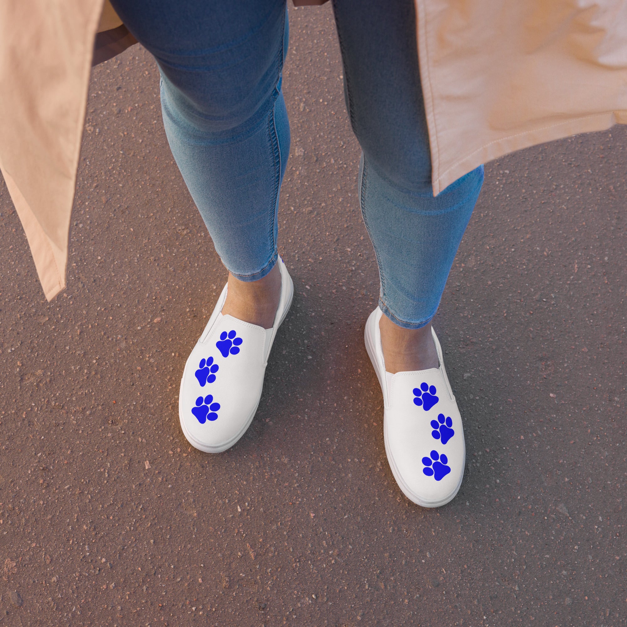 Women’s slip-on Blue Paw shoes