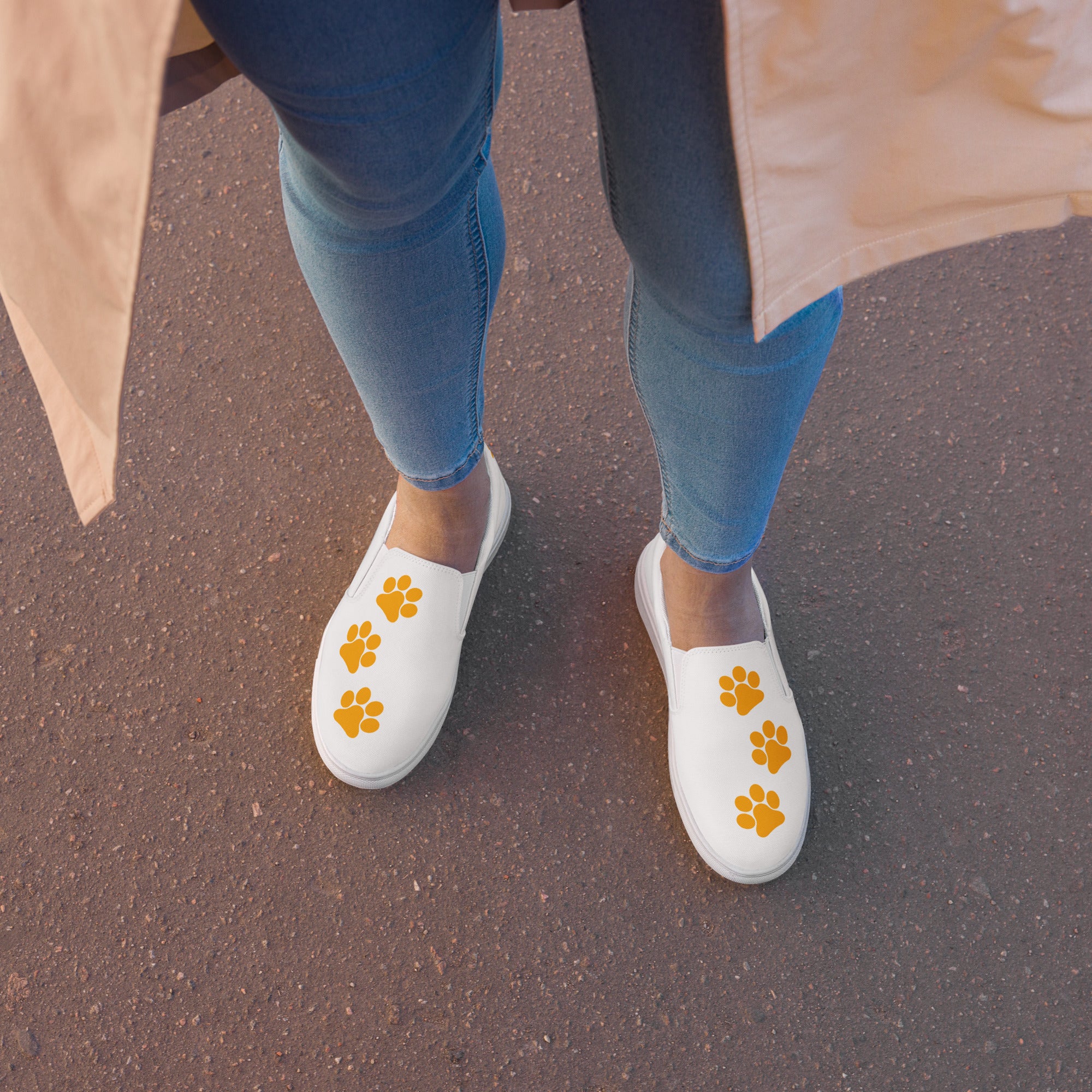 Women’s slip-on Orange Paw shoes