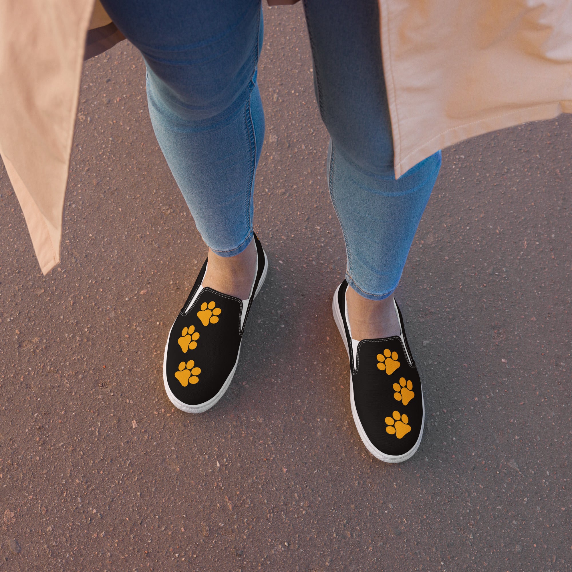 Women’s slip-on Black Orange Paw shoes