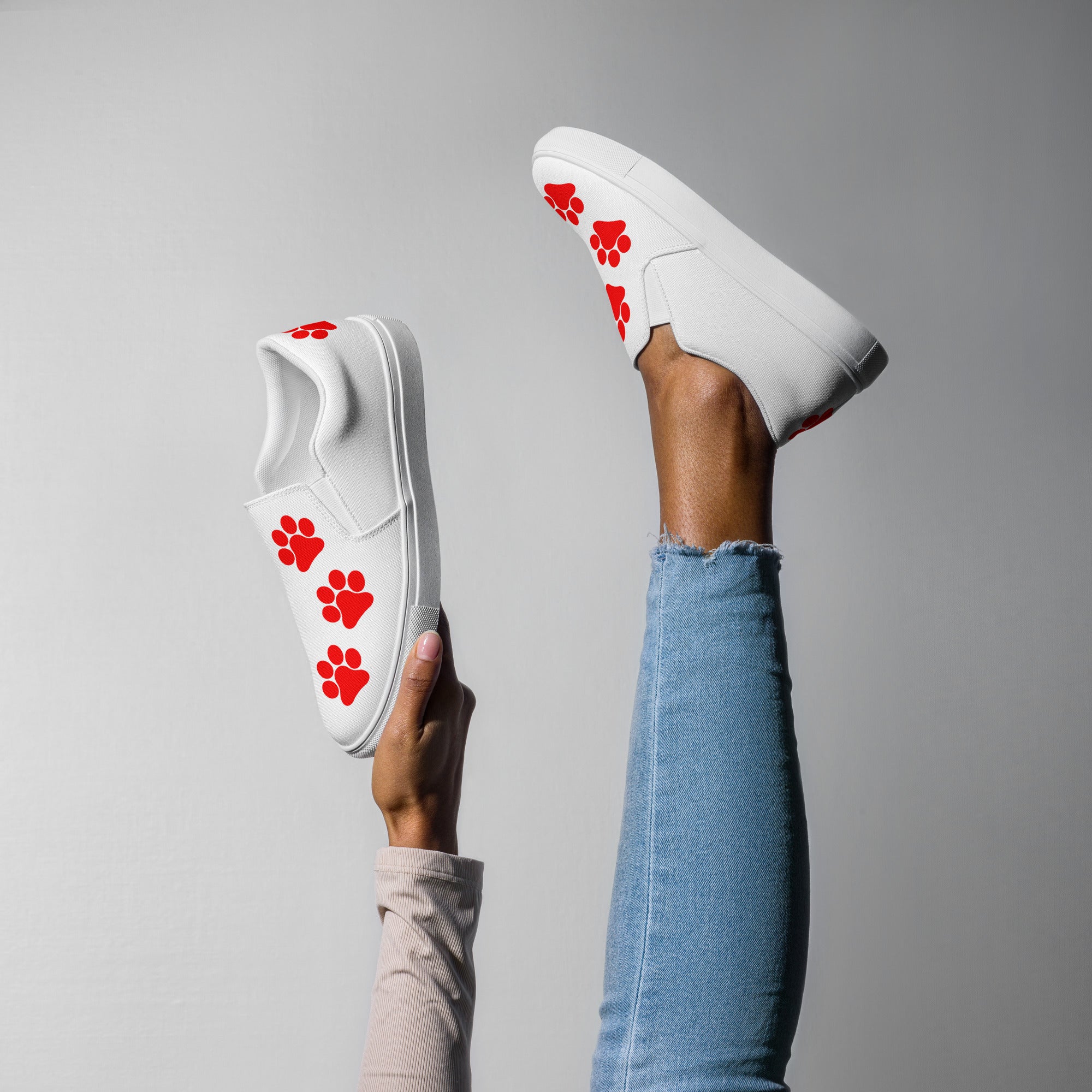 Women’s slip-on Red Paw shoes