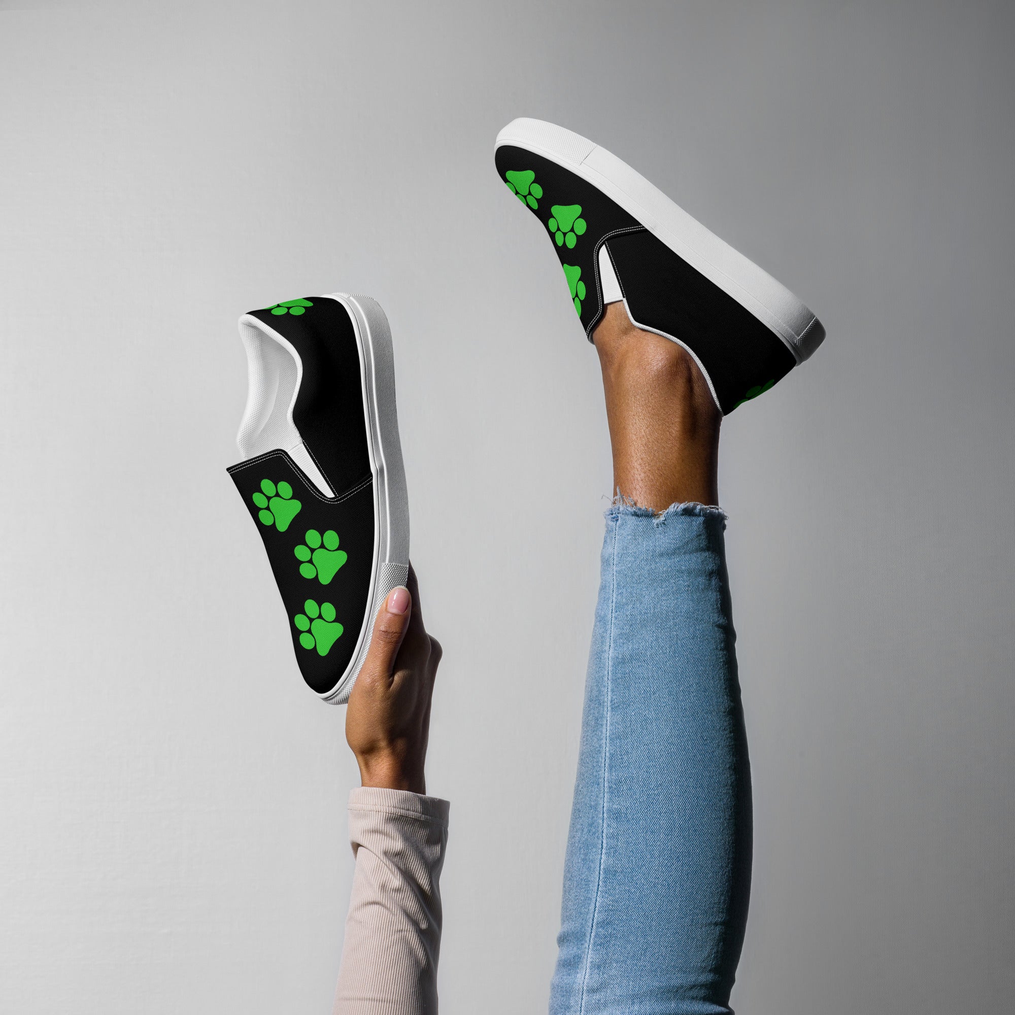 Women’s slip-on Black Lime Paw shoes